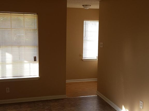 5th image of 2609 W Angela Cir