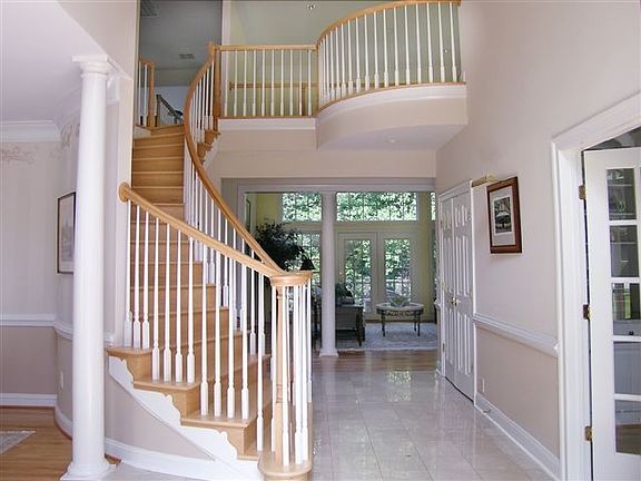 3rd image of 178 River Park Dr