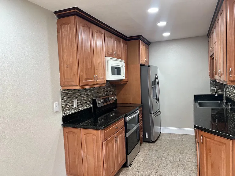 2598 Knightsbridge Ln — Photo 17