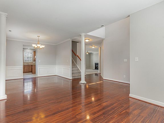 2nd image of 35 Sugarfield Ln