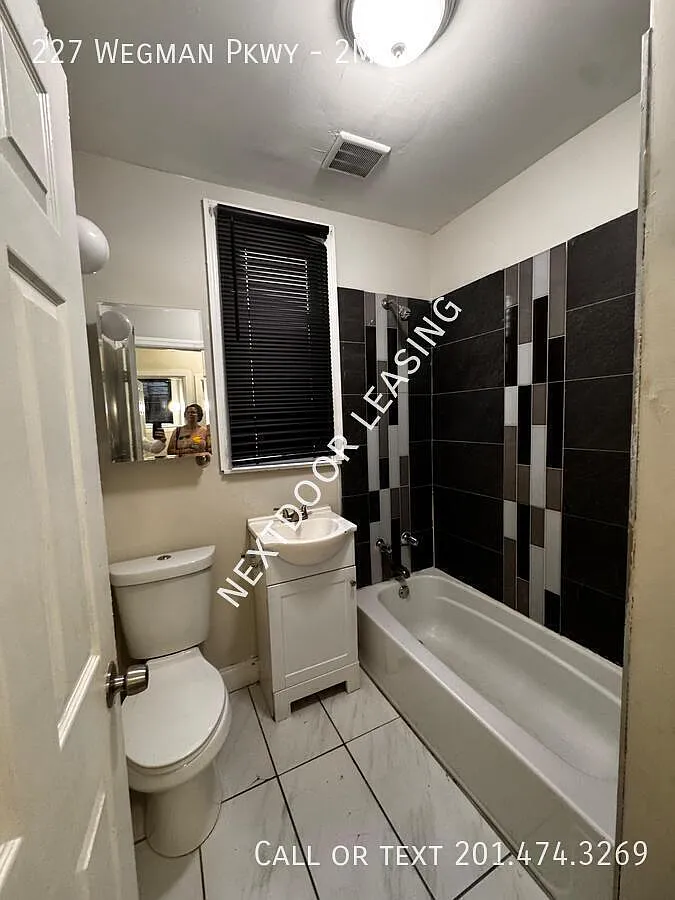 227 Wegman Pkwy — Photo 3