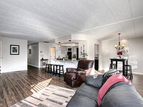 5th image of 351 Overbrook Dr