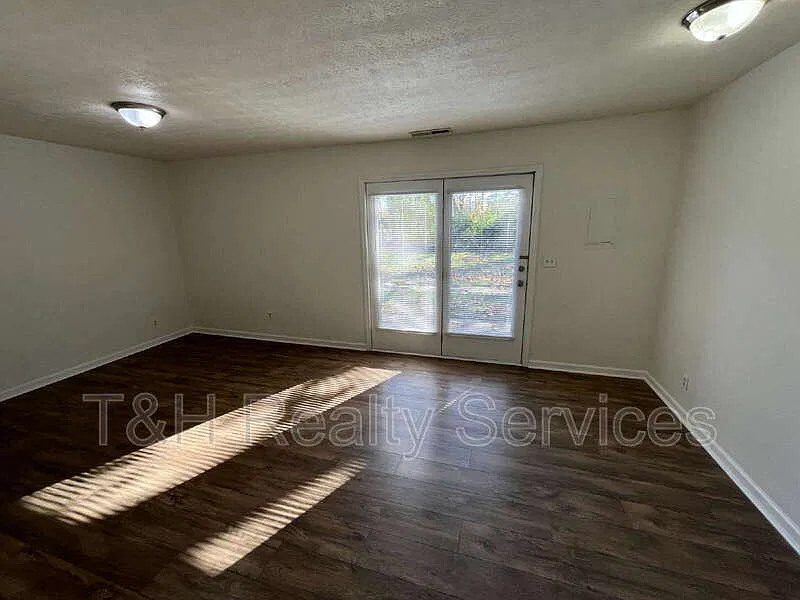3 bed, 2.0 bath, 1478 sqft, $1,125 — Photo 4