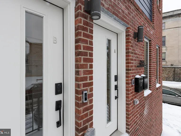 1255 N 23rd St #1 — Photo 33