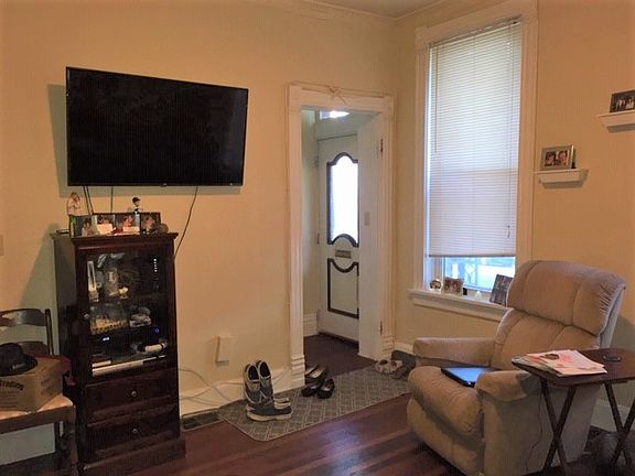 4th image of 3534 N Hoyne Ave #1