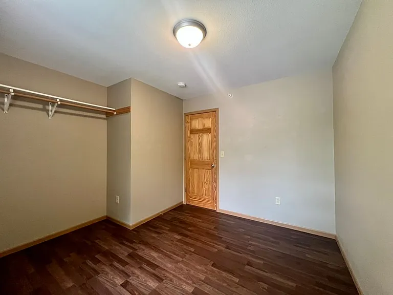 202 James Ave — Photo 7