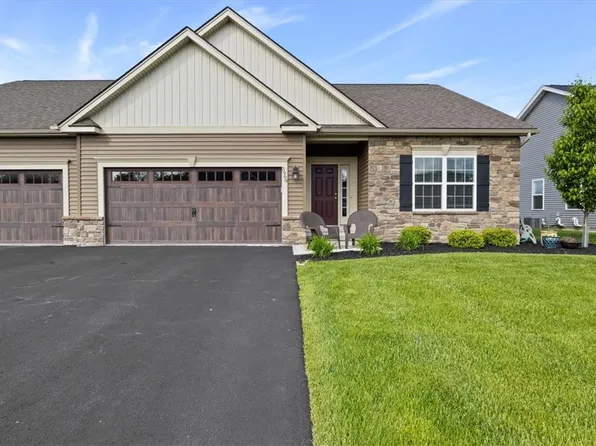 5969 Monarch Dr, Farmington, NY 14425