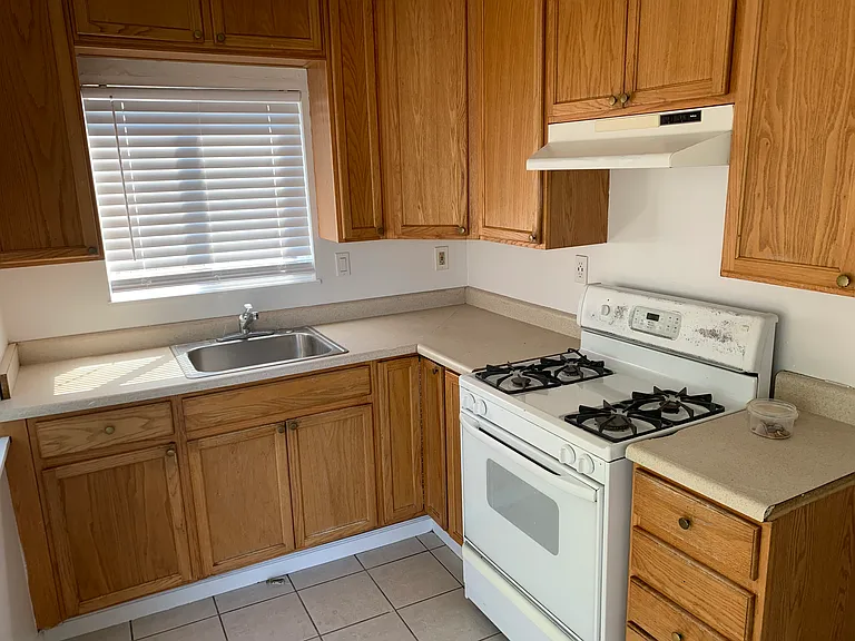 16 Springs Rd #A — Photo 4