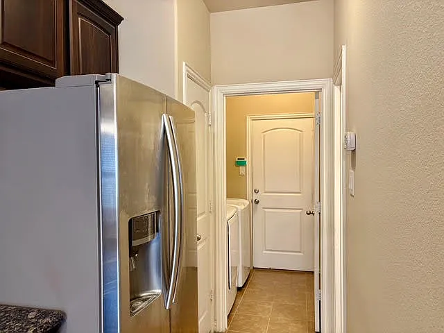 4654 Penelope Ln — Photo 7