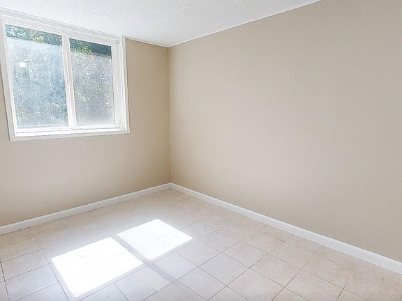 5th image of 10879 Clarksville Pike #B