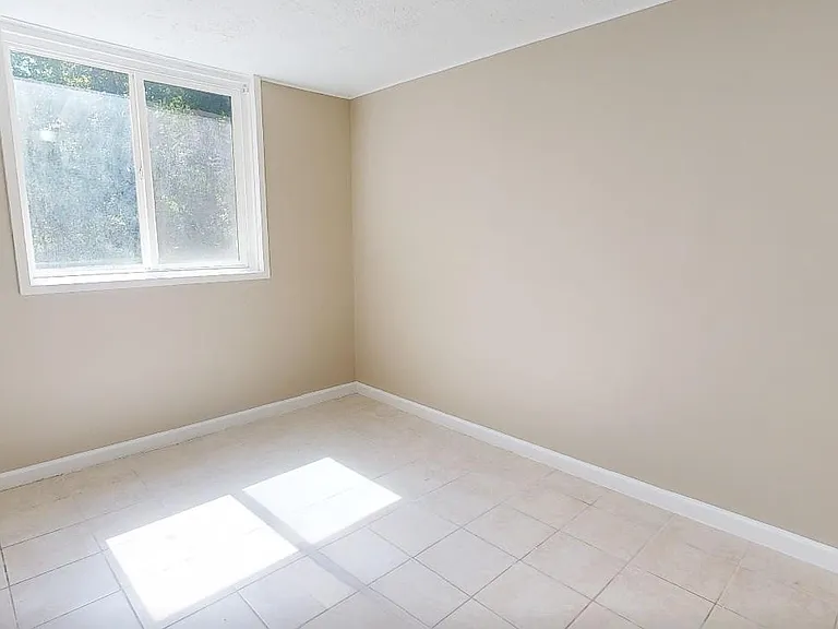10879 Clarksville Pike #B — Photo 5