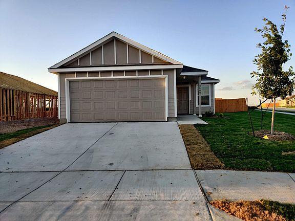 2nd image of 2800 Evening Shade Dr