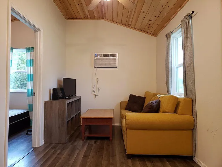 210 Ember Dr #5 — Photo 3