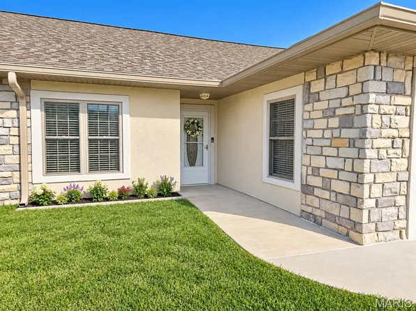 906 Aspen Ave, Warrenton, MO 63383