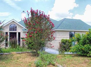 1387 Young Ln, Lockhart, TX 78644