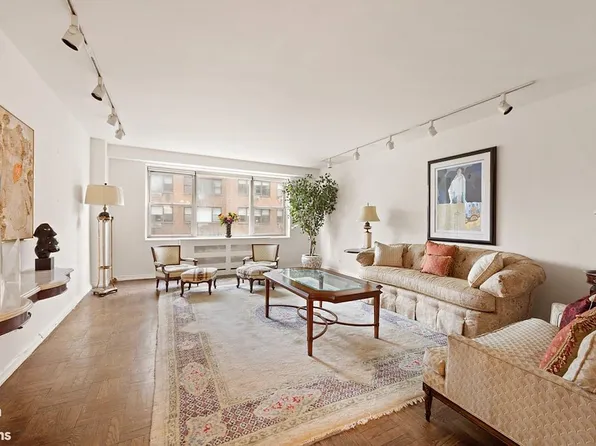 135 E 83rd St APT 7A, New York, NY 10028