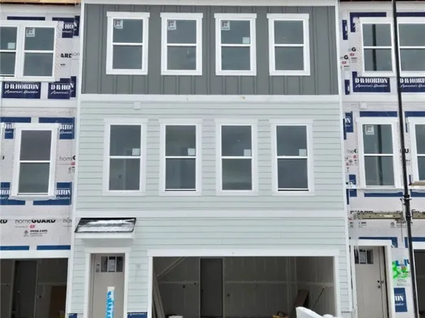 9734 Hopkins St #21, McCandless, PA 15090