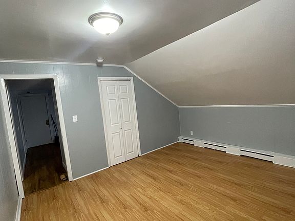 3rd image of 613 Pine St Floor 3