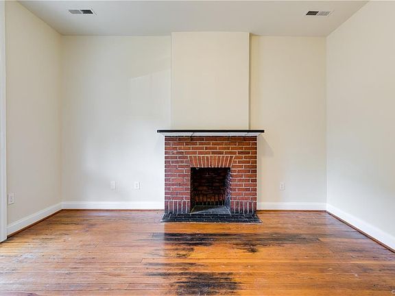 4th image of 515 S Laurel St