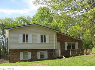 242 Western Carolina Dr, Mount Airy, NC 27030