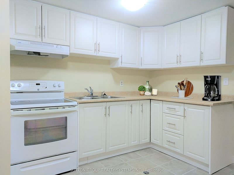 Kitchener House for rent - 3 Bedrooms — photo 5