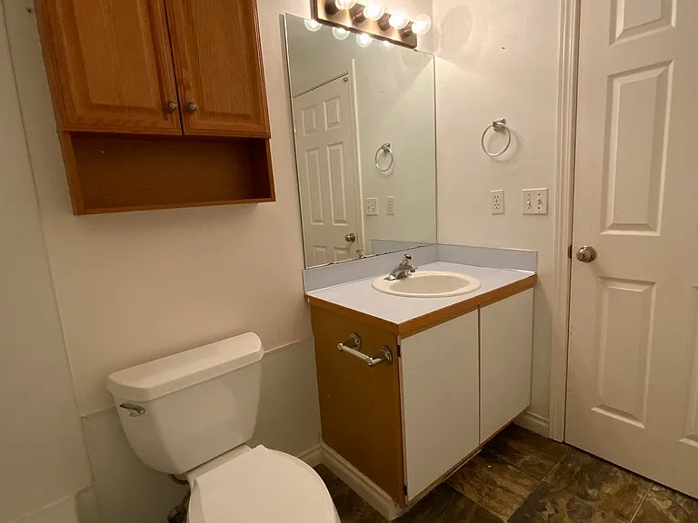 Main Upstairs Bathroom