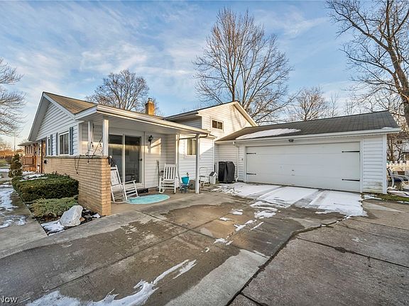 3rd image of 24207 Lebern Dr