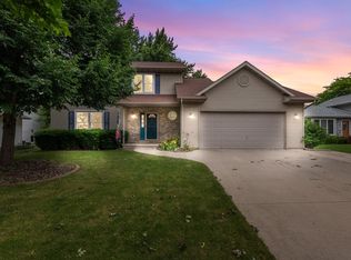 1001 Bluehill Ave, Fond Du Lac, WI 54935