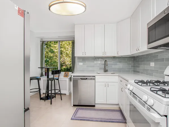 3333 Henry Hudson Parkway image 3 of 10