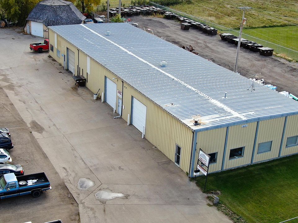 2nd image of 1010 7th St SE