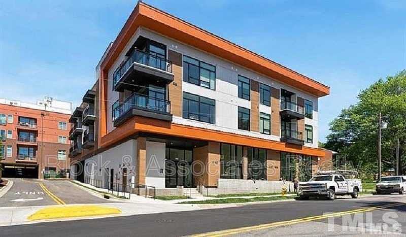 1st image of 615 Daniels St #112