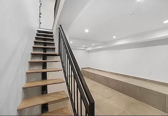 4th image of 73 Columbia St #1A
