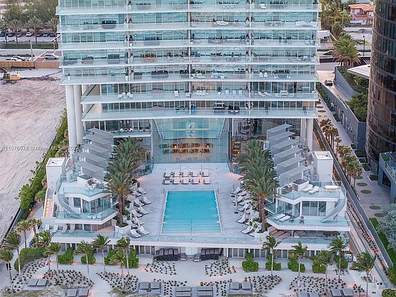 3rd image of 18501 Collins Ave Unit 1903