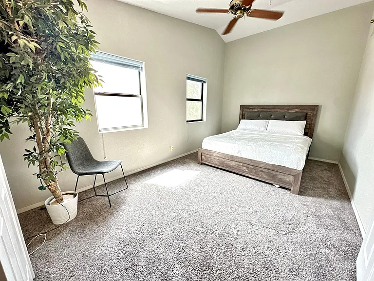 2118 E Marquette Dr — Photo 10
