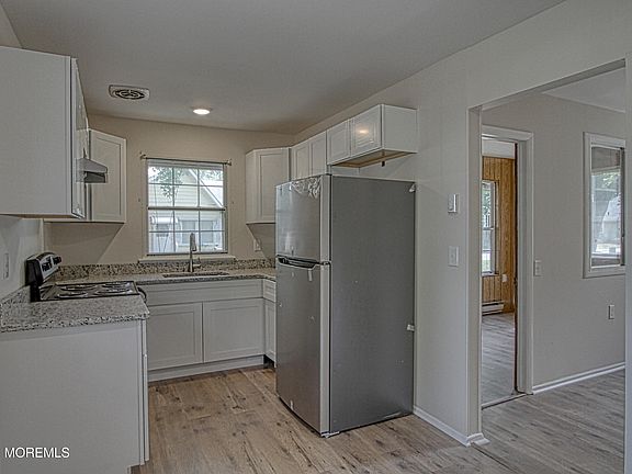 2nd image of 19 A Lexington Drive