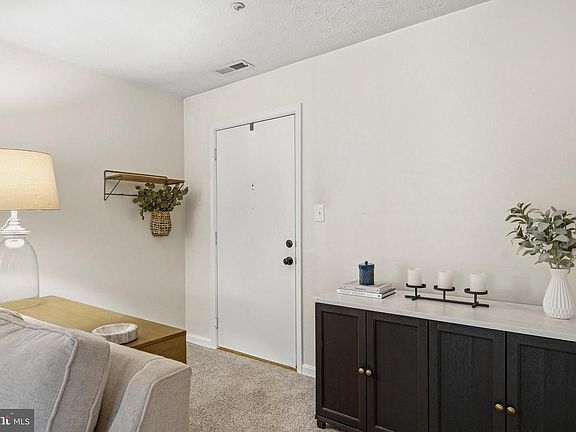4th image of 44792 Locust Ridge Ct APT 854
