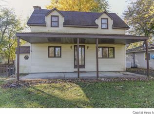 417 W Washington St, Edinburg, IL 62531