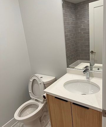 4th image of 6542 S Minerva Ave #3