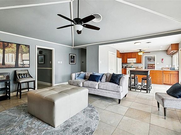 3rd image of 31 Forstall Ave