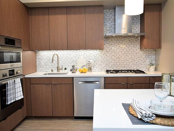 2nd image of 1669 Columbia St #614