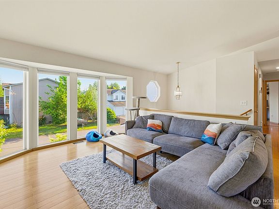 5th image of 16973 Ashleigh Place SE