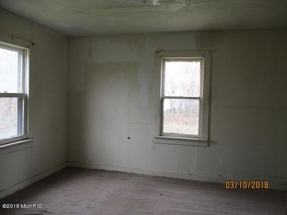 5th image of 136 Lafayette St