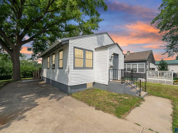 405 S Chicago Ave, Sioux Falls, SD 57103