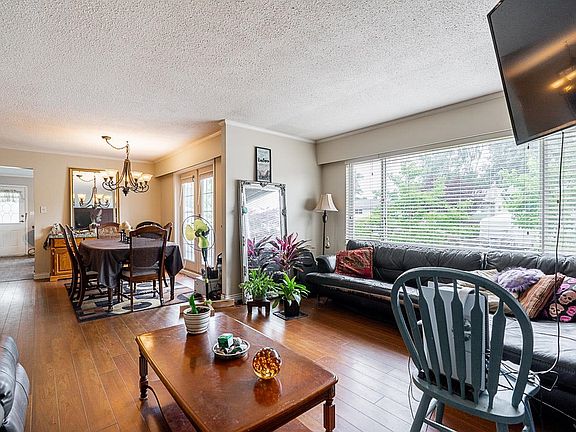 5th image of 11380 75b Ave