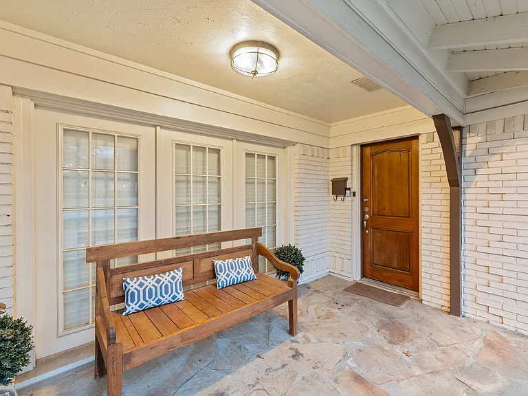 6806 Royal Ln — Photo 23