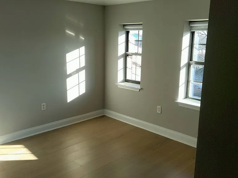 36 Imlay St #C — Photo 6