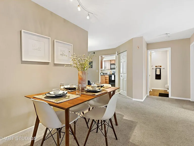 1621 Westminster Dr #112 — Photo 23