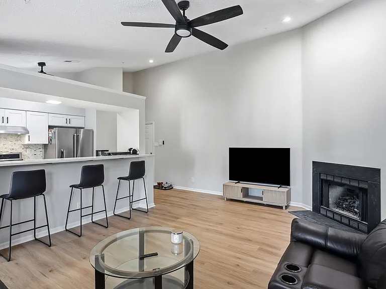 72 Eldon Way — Photo 10