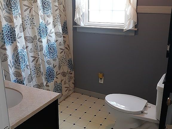 5th image of 118 Wolfe Ave