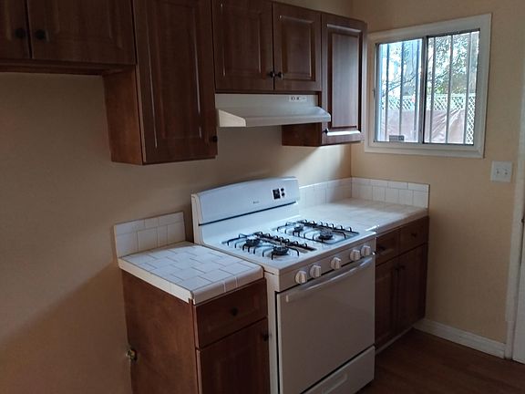 3rd image of 12020 Saticoy St